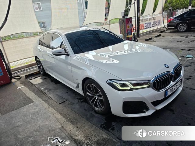 BMW 5 Series (G30) 2023 Белый из Кореи, фото 5