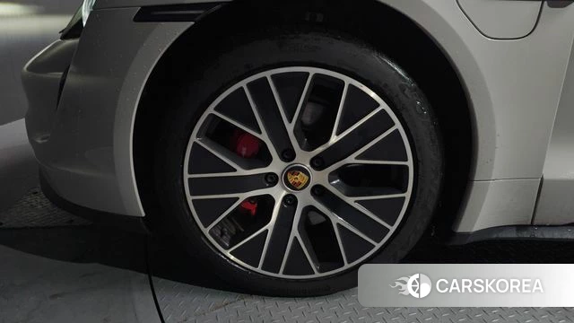 Porsche Taycan id 4187599 из Кореи 15