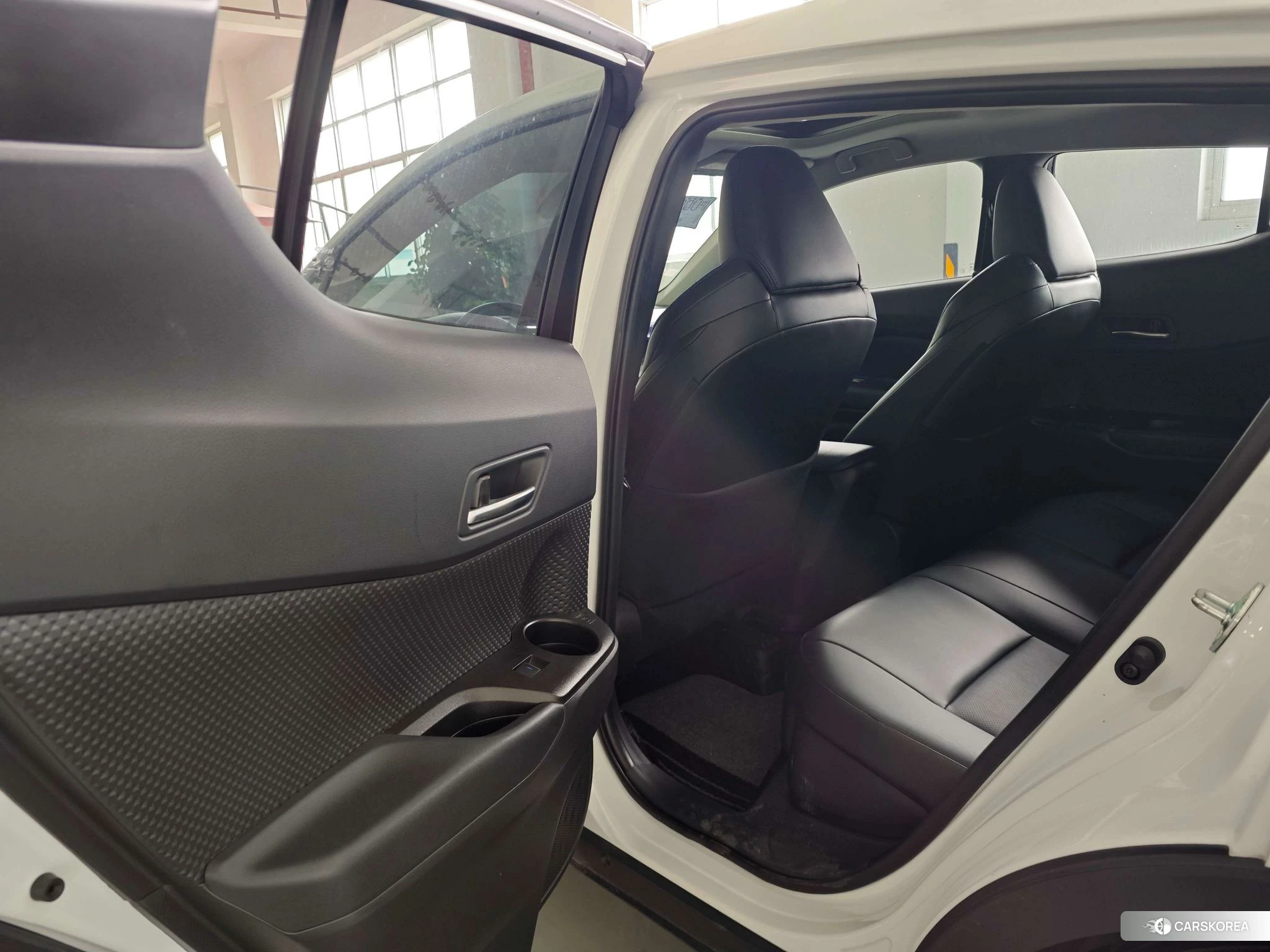 Toyota C-HR id 4467504 из Китая 23