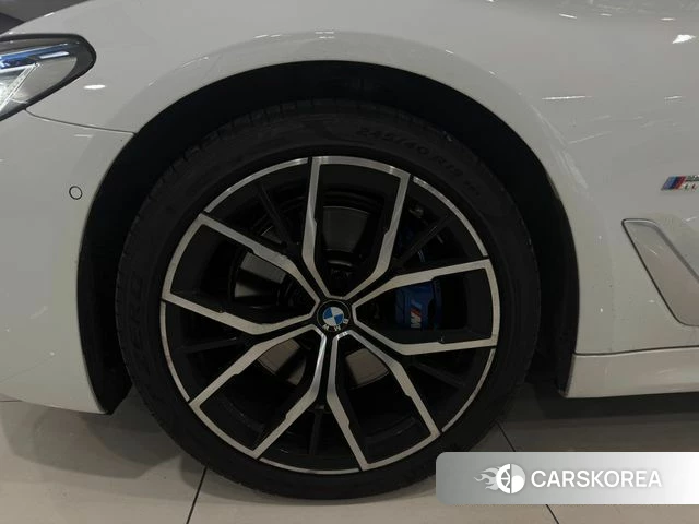 BMW 5 Series (G30) id 3915035 из Кореи 12