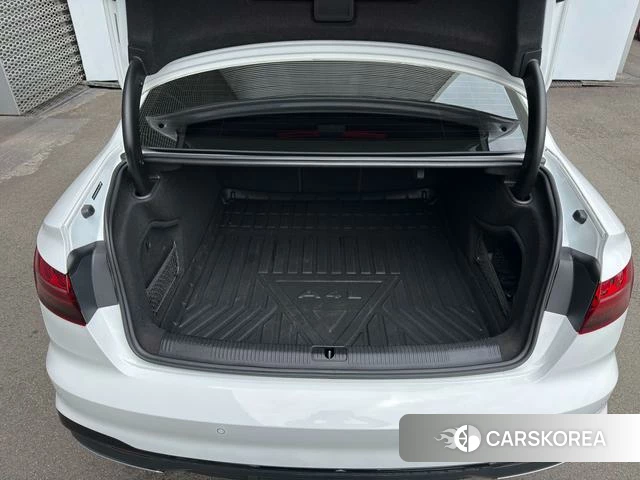 Audi A4L id 4341895 из Китая 13