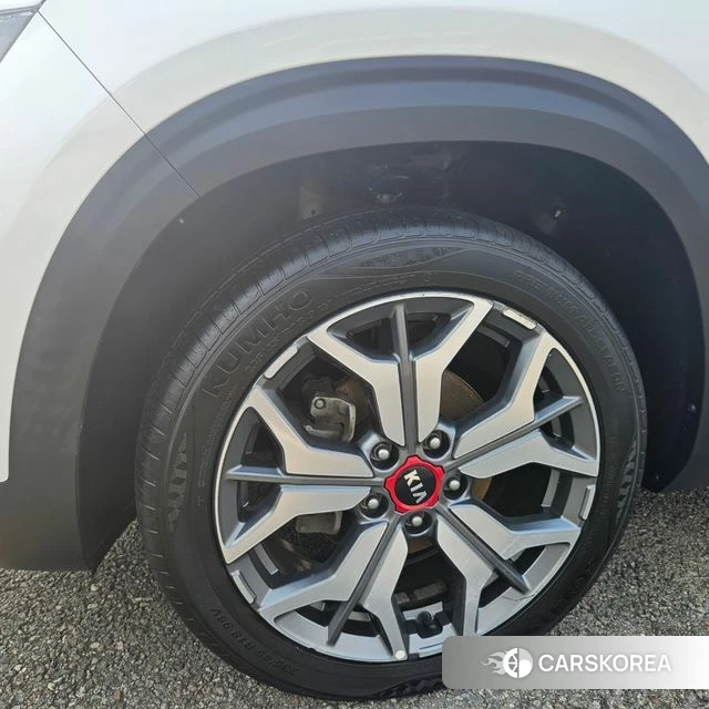 Kia Seltos id 4849550 из Кореи 13