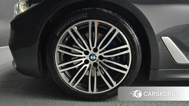 BMW 5 Series (G30) id 4196716 из Кореи 15