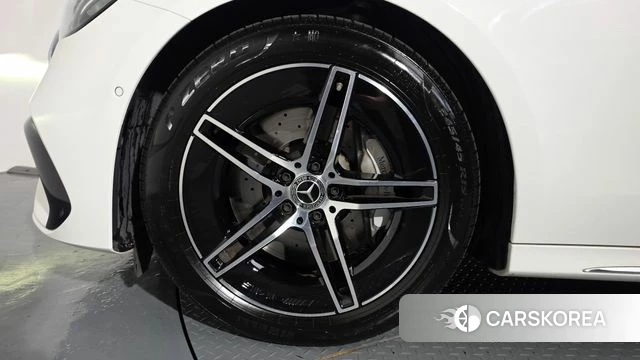 Mercedes-Benz E-Class W214 id 4301941 из Кореи 31