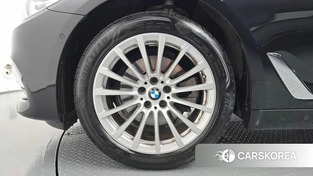 BMW 5 Series (G30) id 4594998 из Кореи 26