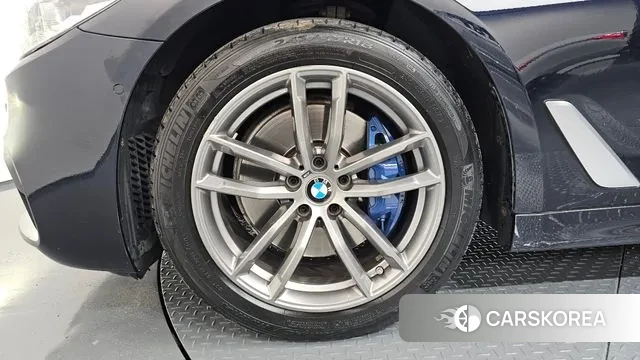 BMW 5 Series (G30) id 3397045 из Кореи 15