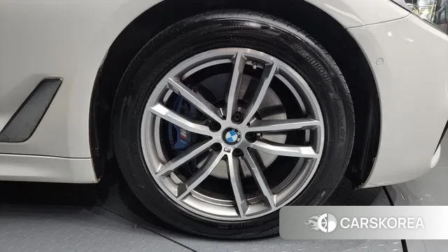 BMW 5 Series (G30) id 3510235 из Кореи 15