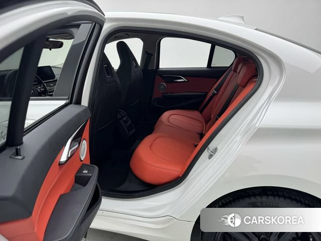 BMW 1 series id 4300129 из Китая 23
