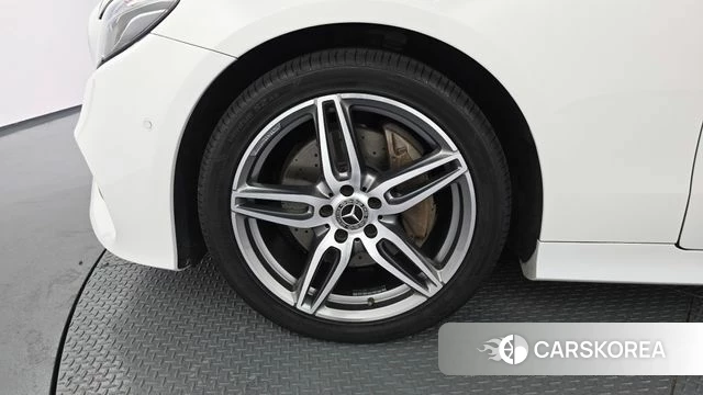 Mercedes-Benz E-Class W213 id 4642802 из Кореи 28