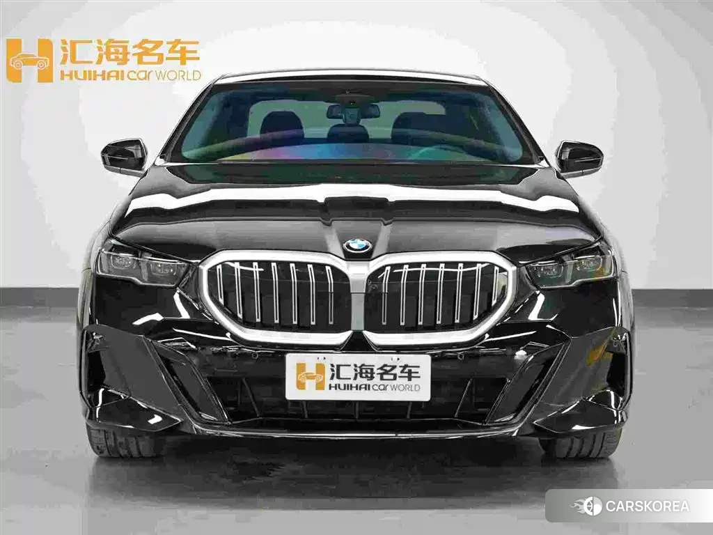 BMW 5 series 2026 Черный из Китая, фото 5