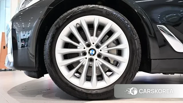 BMW 5 Series (G30) id 3513427 из Кореи 13