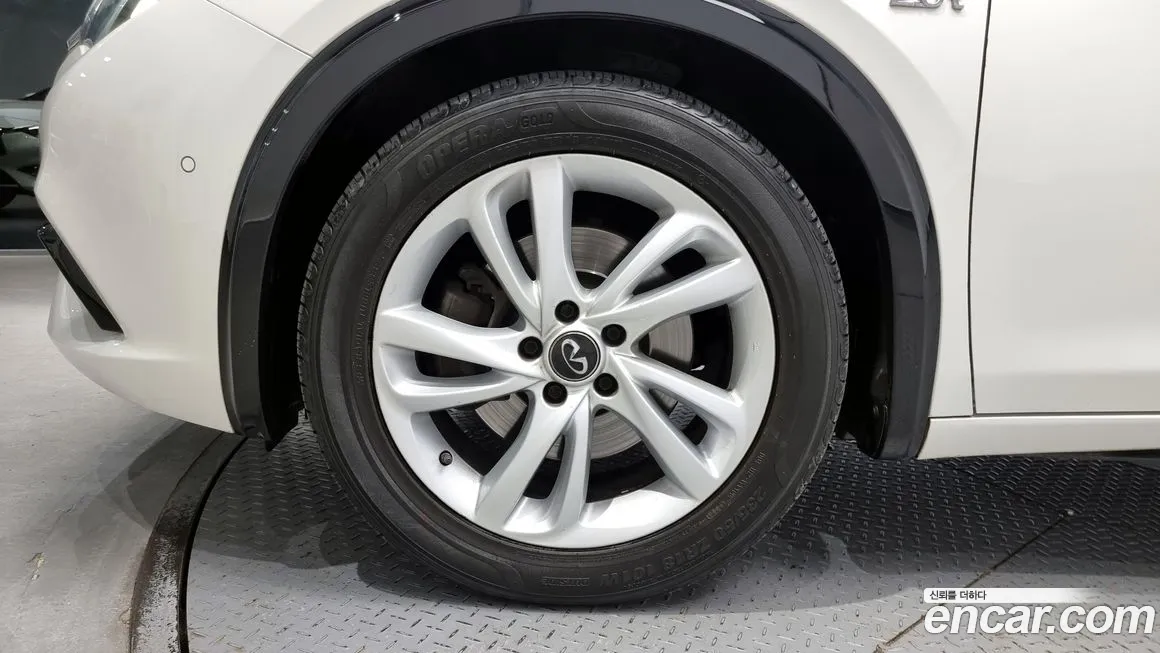 Infiniti Q30 id 2019181 из Кореи 15