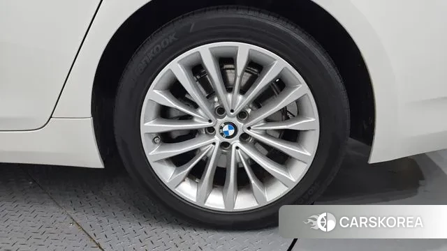 BMW 5 Series (G30) id 3428408 из Кореи 15