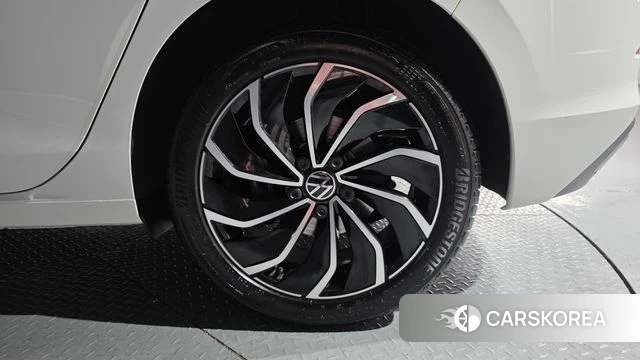 Volkswagen Golf 8th Generation id 3891479 из Кореи 15