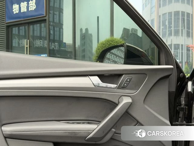 Audi Q5L id 4348773 из Китая 9