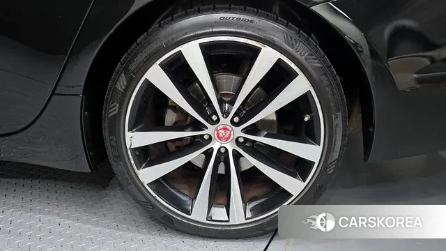 Jaguar All New XJ id 3723180 из Кореи 15