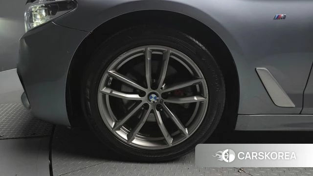 BMW 5 Series (G30) id 4311133 из Кореи 15