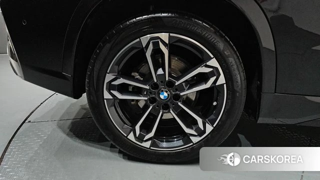 BMW iX1 (U11) id 4201077 из Кореи 28