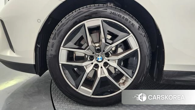 BMW 5 Series (G60) id 3798626 из Кореи 15