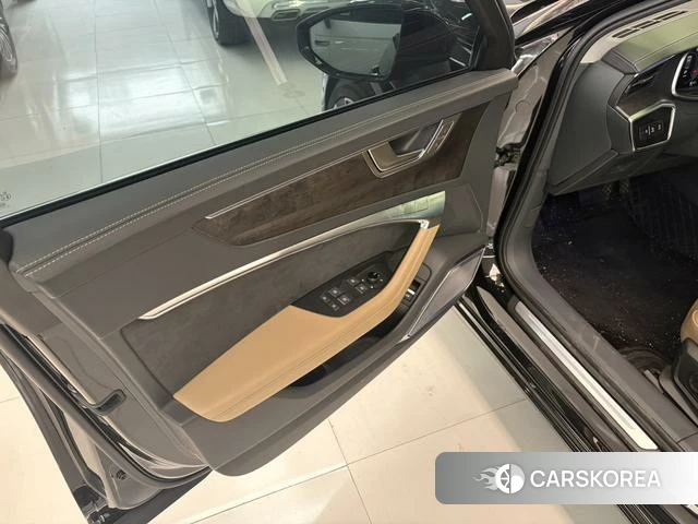 Audi A6L id 4263679 из Китая 8