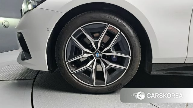 BMW 5 Series (G60) id 4177420 из Кореи 15