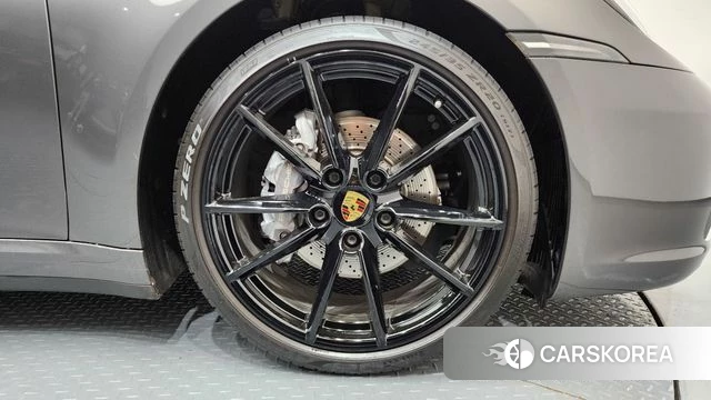 Porsche 911(992) id 3878384 из Кореи 15