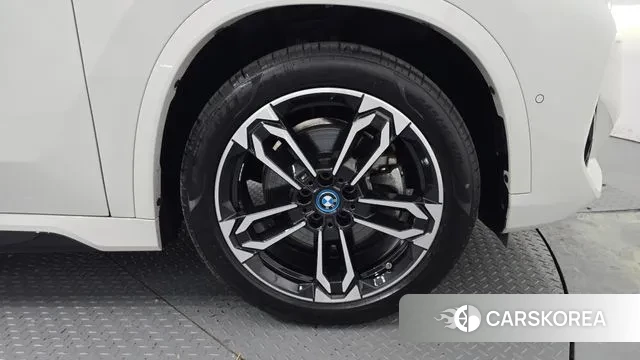 BMW iX1 (U11) id 3426662 из Кореи 15