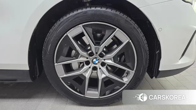 BMW 5 Series (G60) id 3739507 из Кореи 15