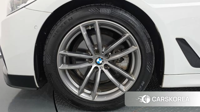 BMW 5 Series (G30) id 4943883 из Кореи 26