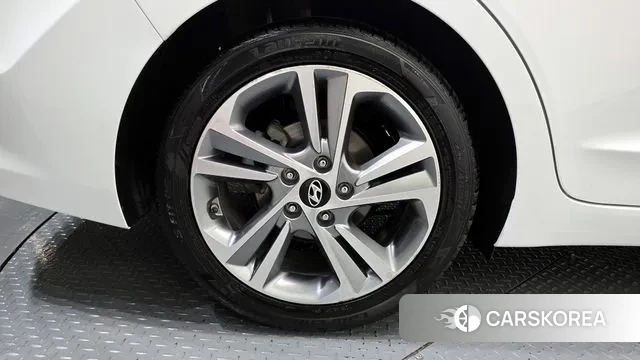 Hyundai Avante AD id 3515225 из Кореи 15