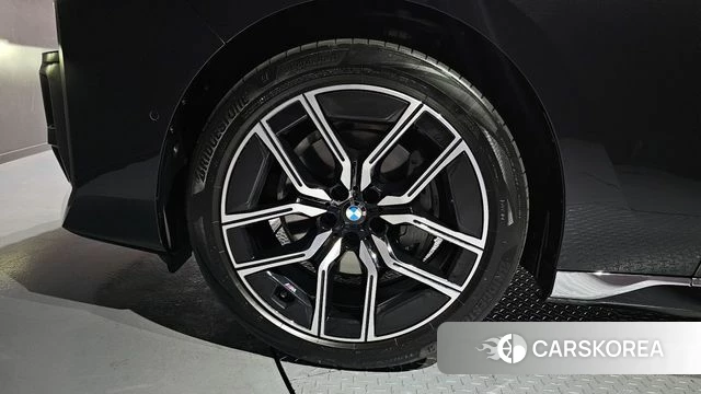 BMW 7 Series (G70) id 3792816 из Кореи 15