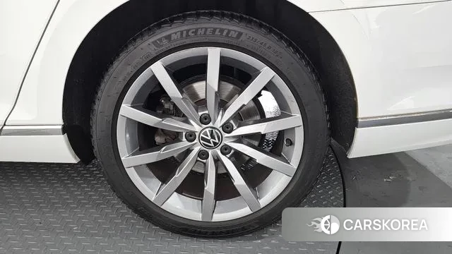 Volkswagen Passat GT (B8) id 3759036 из Кореи 15