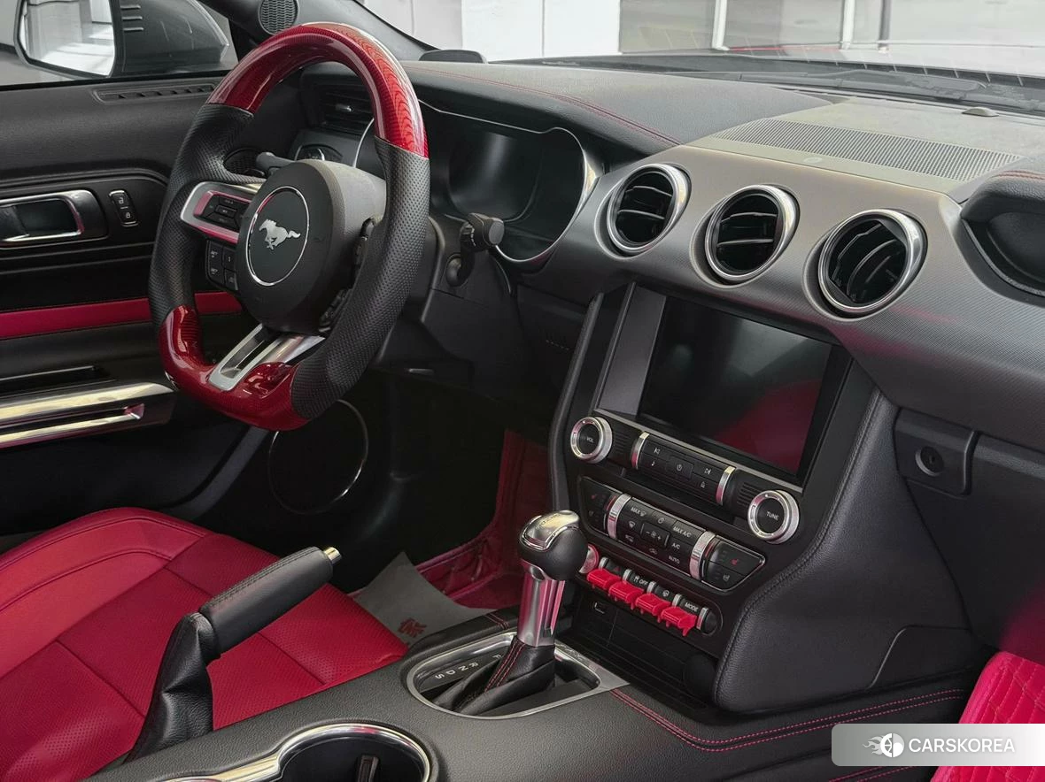Ford Mustang 2021 Темно-серый из Китая, фото 5