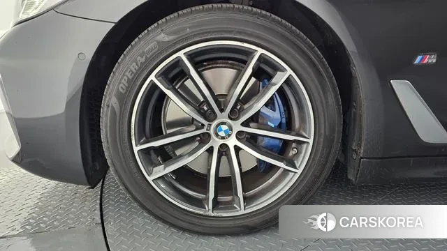 BMW 5 Series (G30) id 3344117 из Кореи 15