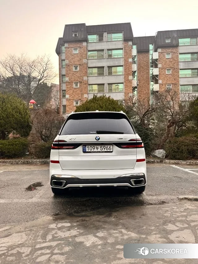 BMW X7 (G07) 2023 Белый из Кореи, фото 5