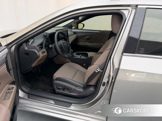 Lexus ES id 4259796 из Китая 15