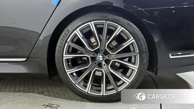 BMW 7 Series (G11) id 3428829 из Кореи 15