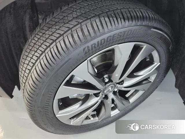 Lexus UX250h id 3758324 из Кореи 14