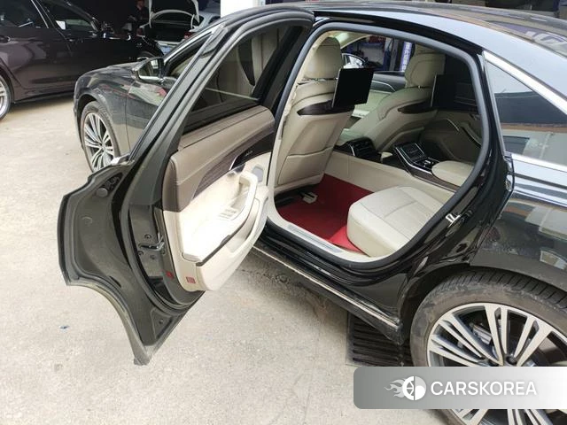 Audi A8 2021 Черный из Китая, фото 5