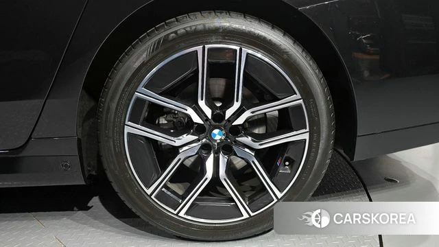 BMW 7 Series (G70) id 3858143 из Кореи 15