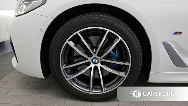 BMW 5 Series (G30) id 3860651 из Кореи 15