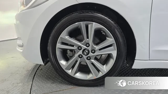 Hyundai Avante AD id 3568615 из Кореи 15