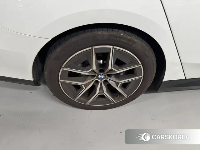 BMW 5 Series (G60) 2024 Белый из Кореи, фото 6