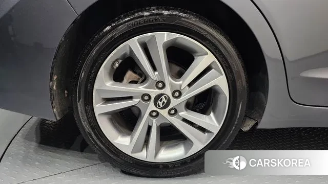 Hyundai Avante AD id 3494658 из Кореи 15