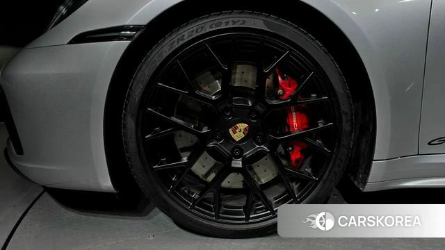 Porsche 911(992) id 4608021 из Кореи 25