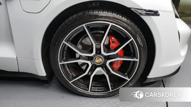 Porsche Taycan id 3365946 из Кореи 15