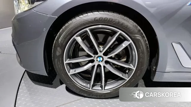 BMW 5 Series (G30) id 3312955 из Кореи 15