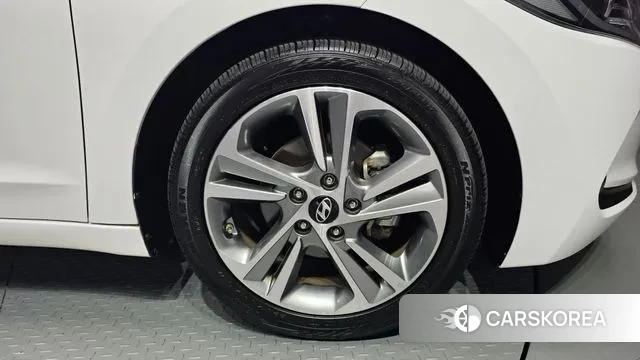 Hyundai Avante AD id 3357180 из Кореи 15