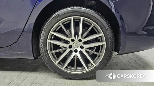 Maserati Ghibli id 3819196 из Кореи 15