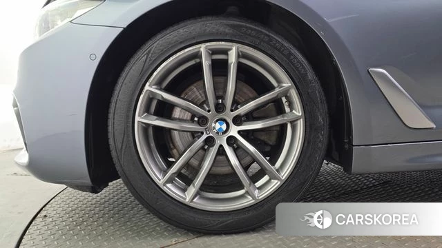 BMW 5 Series (G30) id 4741872 из Кореи 15